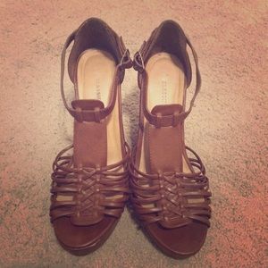 Tan platform wedges, perfect for a night out!